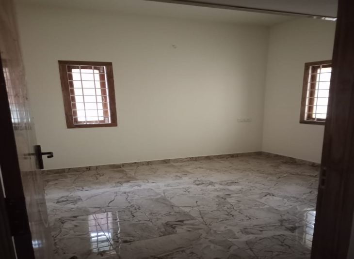 991 Sq.Ft, 3 BHK Flats for sale in Selaiyur