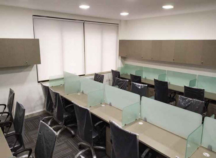 1500 Sqft, Commercial Office / Space in Thousand Lights