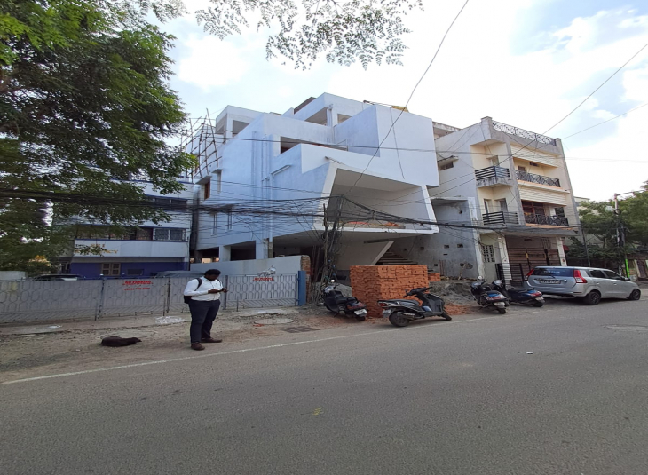 1300 Sqft, Commercial Showrooms in Kotturpuram