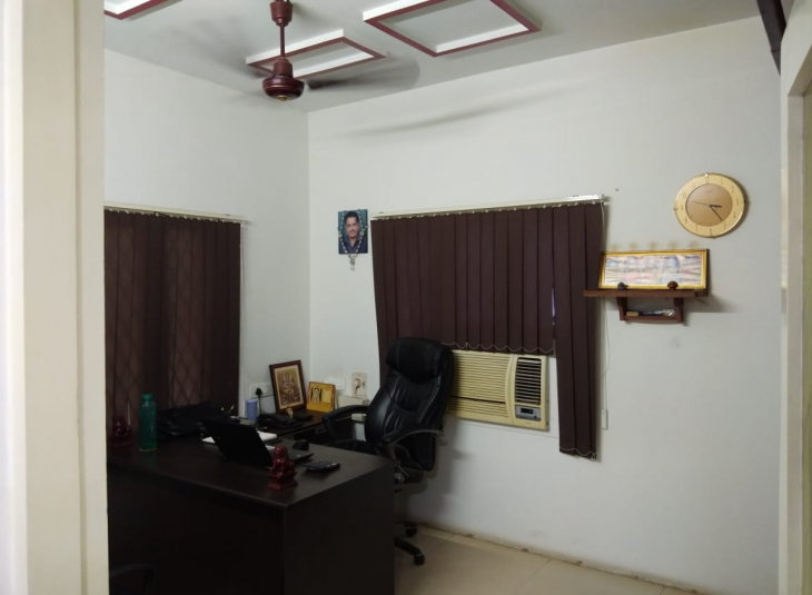 1000 Sq.Ft,  Commercial Office / Space