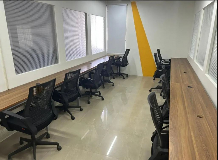 1000 Sqft, Commercial Office / Space in Anna Salai